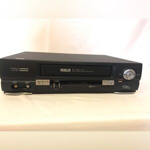RCA AccuSearch 4-Head Video System VR554 VHS player